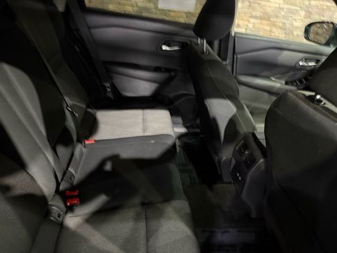 Certified 2025 Nissan Rogue SV image 34