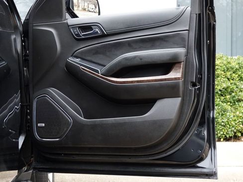 Used 2017 Chevrolet Suburban LT image 39