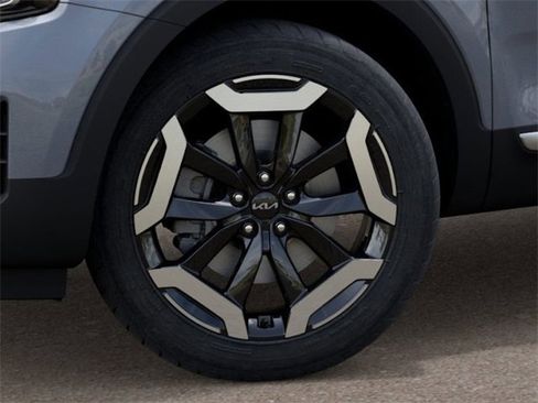 New 2025 Kia Telluride S image 9