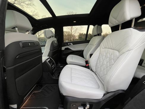 Used 2026 BMW X7 xDrive40i w/ M Sport Package image 25