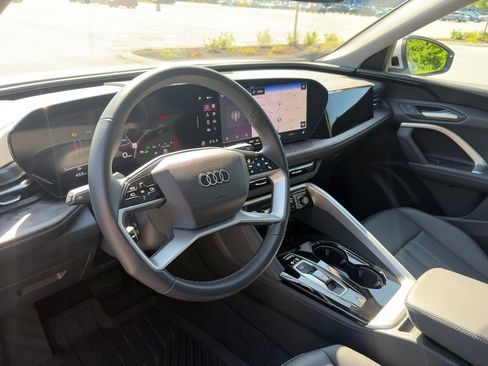 Used 2025 Audi Q5 Premium w/ Convenience Package AWD/4WD image 11