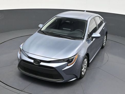 Used 2025 Toyota Corolla LE FWD image 18