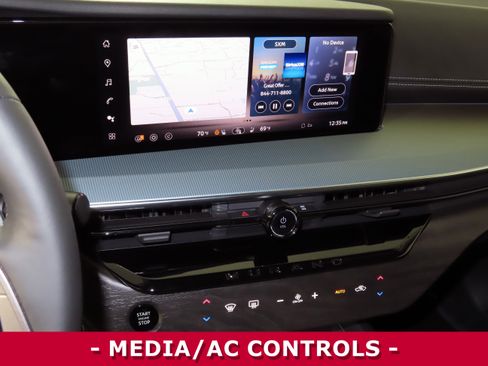 Used 2025 Nissan Murano SL image 16