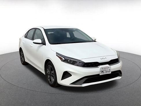 Used 2024 Kia Forte LXS FWD image 3
