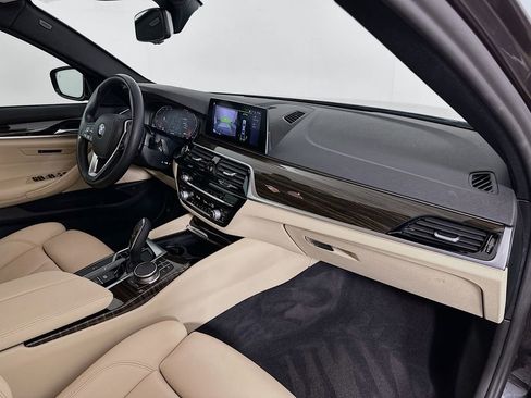 Used 2020 BMW 530i w/ Lighting Package image 30