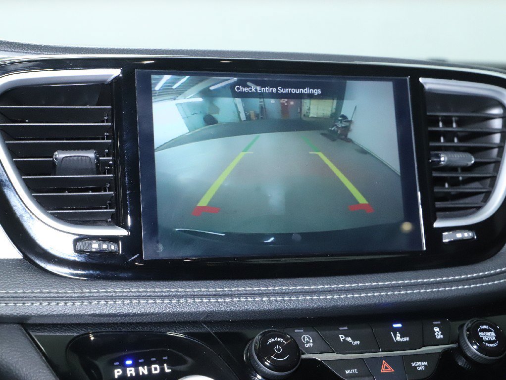 Used 2025 Chrysler Pacifica Limited FWD image 31