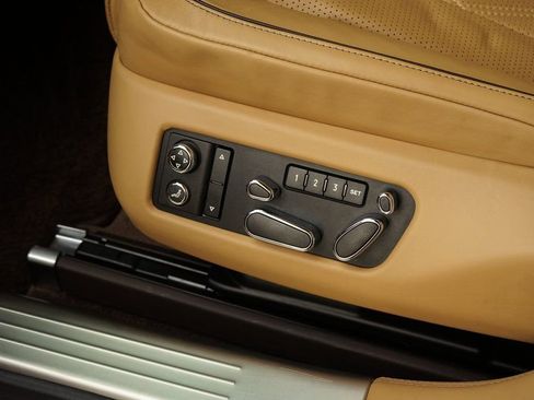 Used 2016 Bentley Flying Spur W12 image 27