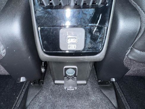 Used 2025 Jeep Compass Limited image 10