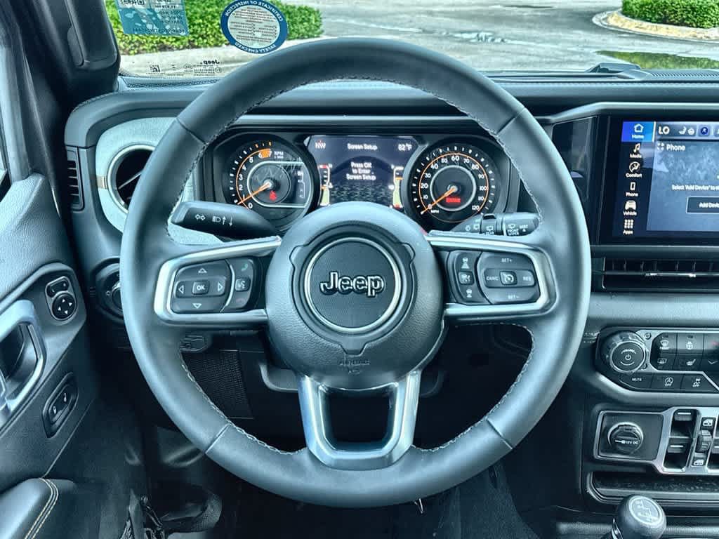 Used 2026 Jeep Wrangler Unlimited Sahara AWD/4WD image 15