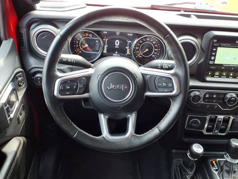 Used 2022 Jeep Gladiator Overland w/ Cold Weather Group AWD/4WD image 11