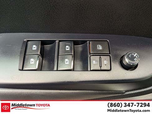 Used 2019 Toyota Highlander Limited AWD/4WD image 12
