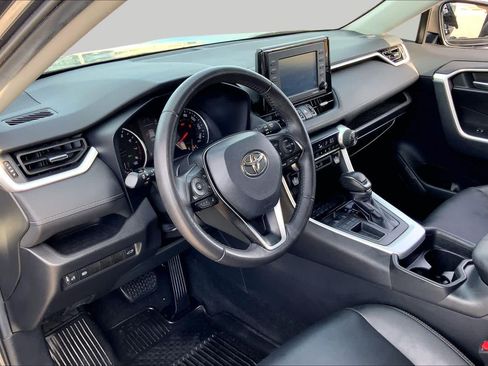Used 2021 Toyota RAV4 XLE Premium FWD image 17