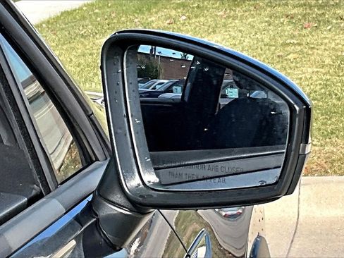 Used 2022 Volkswagen Tiguan SE R-Line image 23