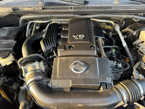 Used 2018 Nissan Frontier PRO-4X AWD/4WD image 36