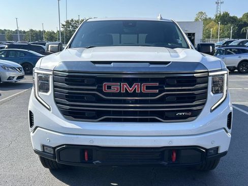 Used 2023 GMC Sierra 1500 AT4 w/ AT4 Premium Package AWD/4WD image 3