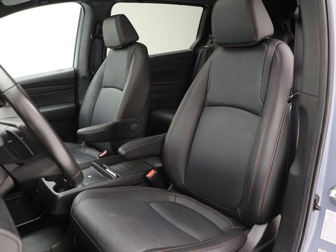 Used 2025 Honda Odyssey Sport-L image 16
