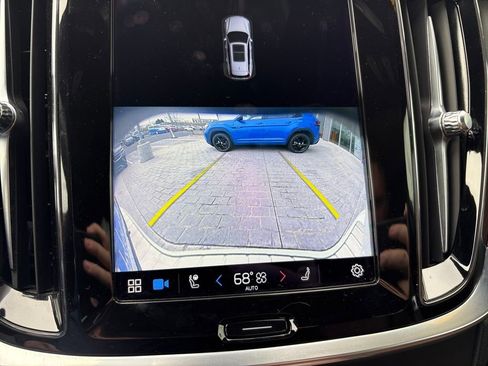 Used 2023 Volvo V60 B5 Cross Country Plus w/ Climate Package image 19