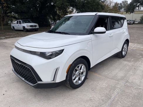 Used 2025 Kia Soul LX w/ LX Technology Package image 1