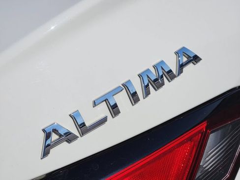 Used 2021 Nissan Altima 2.5 SR FWD image 6