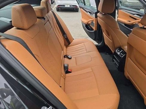 Used 2023 BMW 540i xDrive w/ M Sport Package image 8