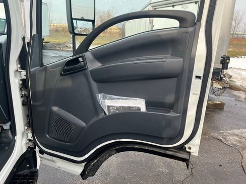 New 2024 Chevrolet Low Cab Forward image 20