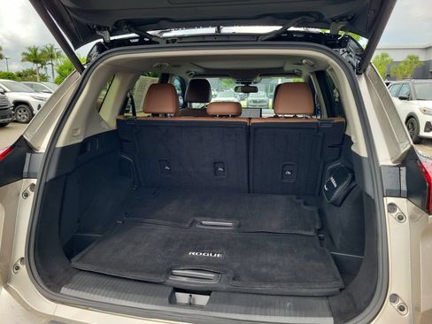 Used 2025 Nissan Rogue Platinum FWD image 10
