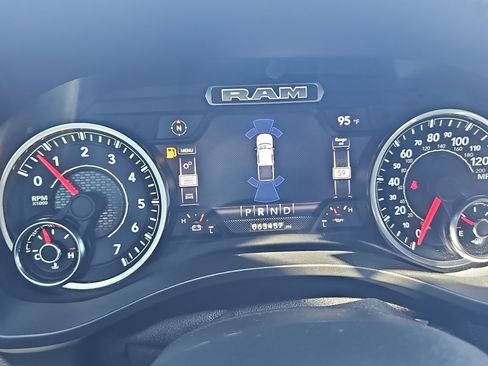 Used 2022 RAM 1500 Big Horn AWD/4WD image 17