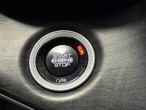 Used 2024 Jeep Grand Cherokee L Limited w/ Luxury Tech Group II image 21