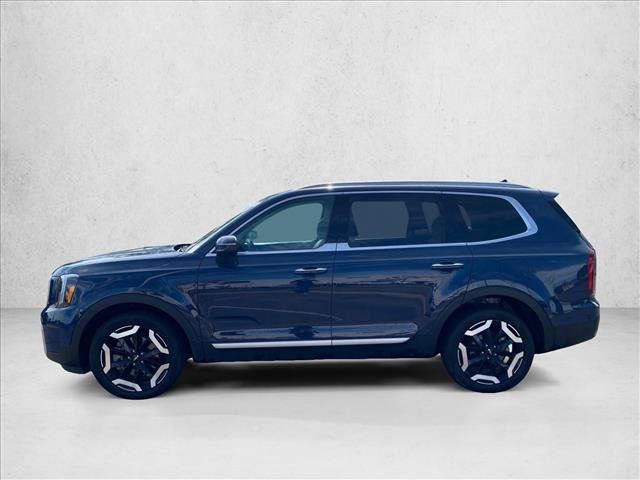Used 2025 Kia Telluride S FWD image 8