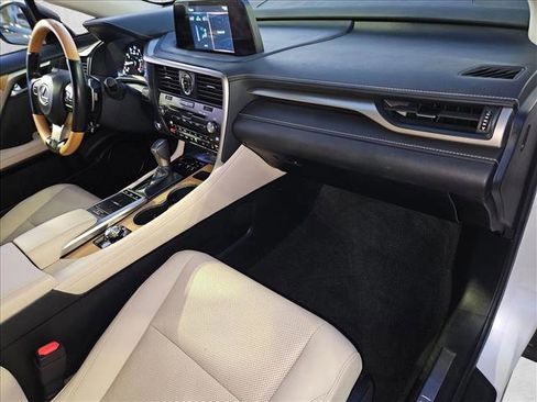 Used 2022 Lexus RX 350L FWD w/ Premium Package image 20