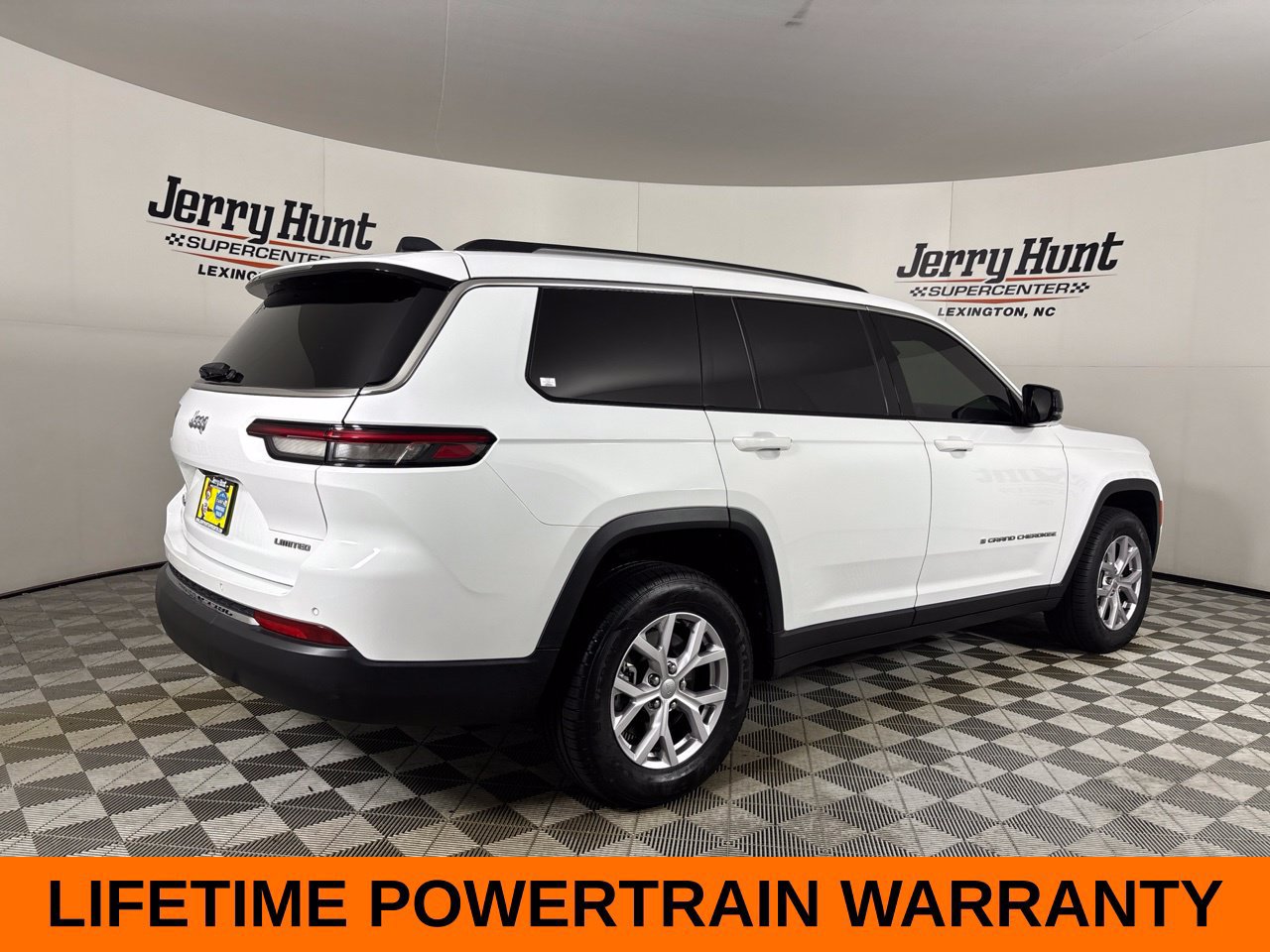 Used 2022 Jeep Grand Cherokee L Limited AWD/4WD image 6