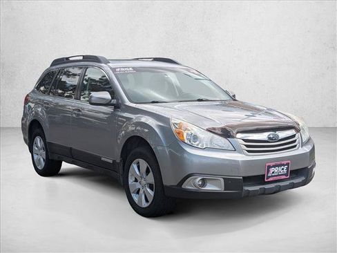 Used 2011 Subaru Outback 2.5i Premium AWD/4WD image 3