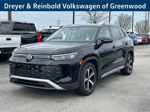 New 2026 Volkswagen Tiguan SE image 3