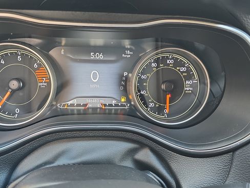 Used 2019 Jeep Cherokee Limited FWD image 17