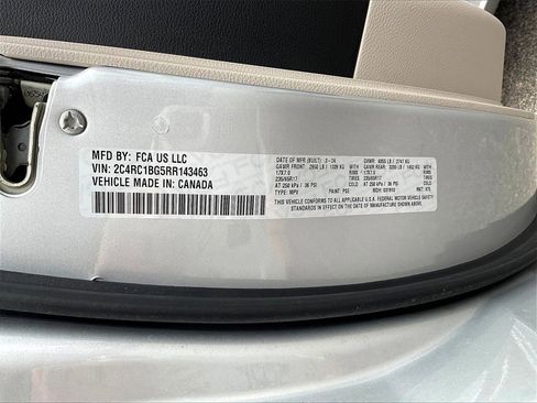 Used 2024 Chrysler Pacifica Touring-L image 30