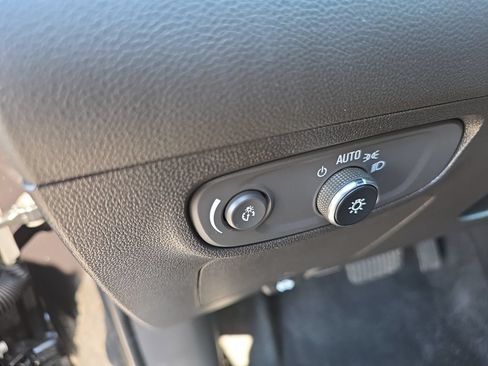 Used 2025 Buick Encore GX Preferred FWD image 18