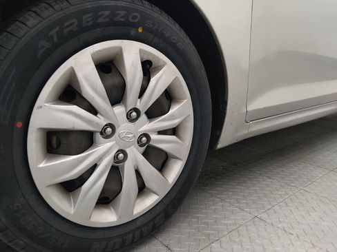 Used 2020 Hyundai Accent SE FWD image 31