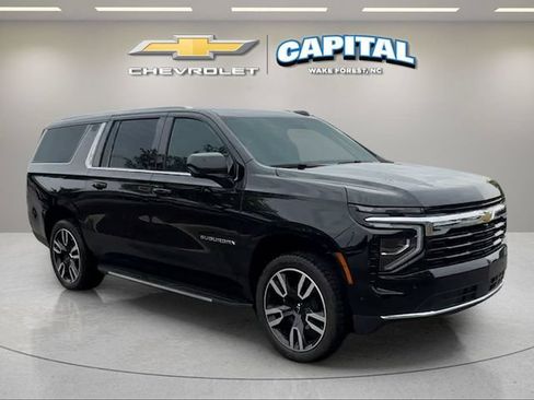 Used 2026 Chevrolet Suburban LS RWD image 7