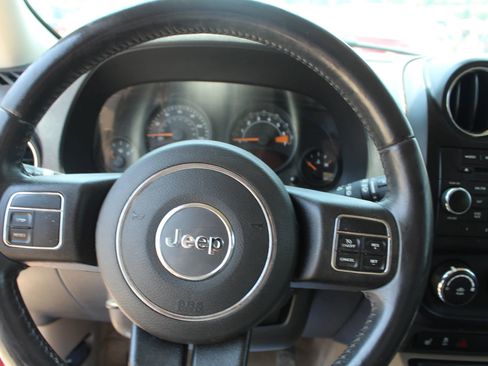 Used 2016 Jeep Patriot Latitude image 12