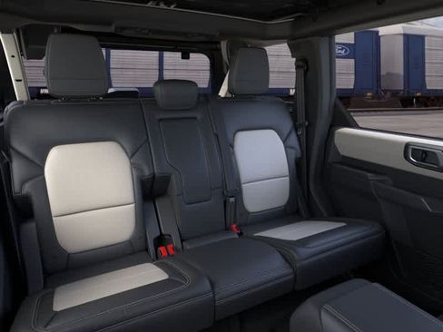 New 2026 Ford Bronco Outer Banks w/ Sasquatch Package AWD/4WD image 11