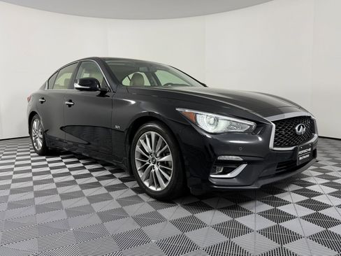 Used 2018 INFINITI Q50 Luxe w/ Essential Package (3.0T Luxe) image 7