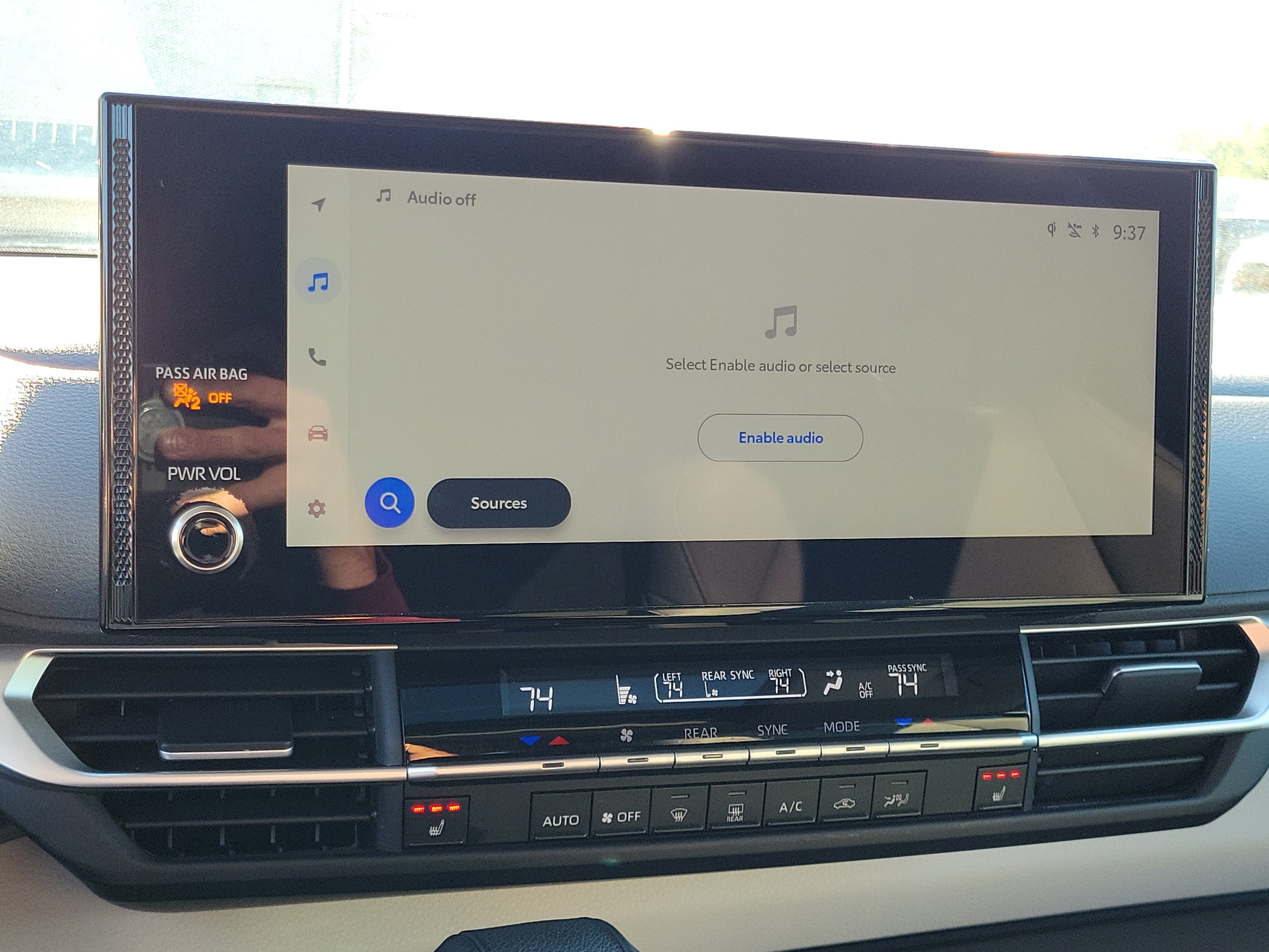 Used 2025 Toyota Sienna XLE w/ XLE Plus Package FWD image 27
