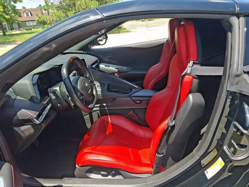 Used 2022 Chevrolet Corvette Stingray Coupe w/ Z51 Performance Package RWD image 18
