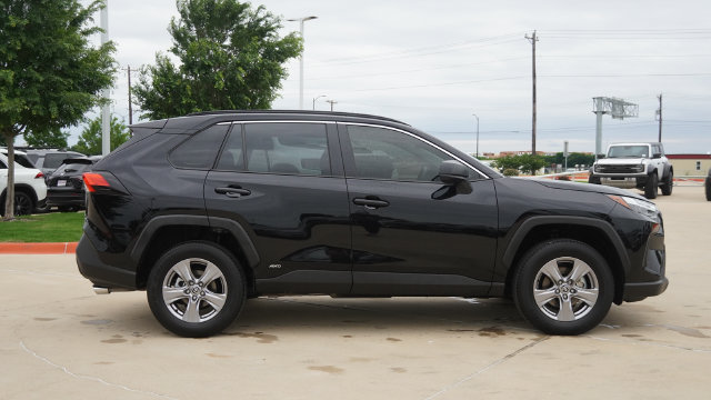 Used 2025 Toyota RAV4 LE AWD/4WD image 10