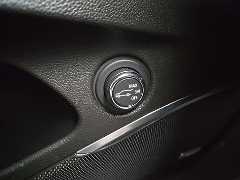 Used 2020 Buick Enclave Avenir image 23