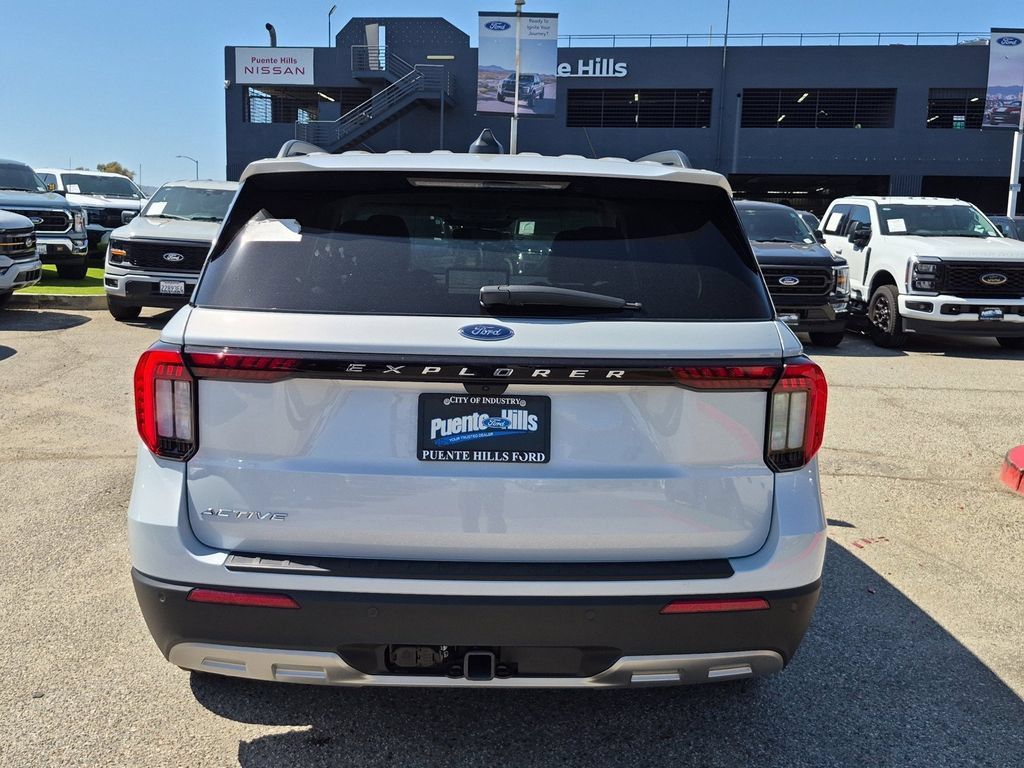 New 2026 Ford Explorer Active w/ Active Comfort Package RWD image 5