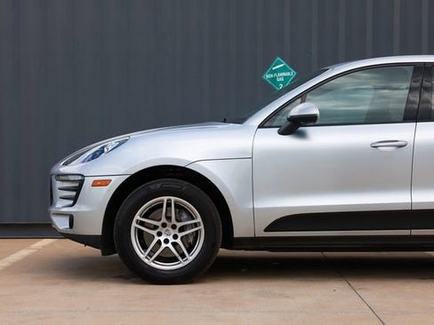 Used 2017 Porsche Macan AWD/4WD image 29