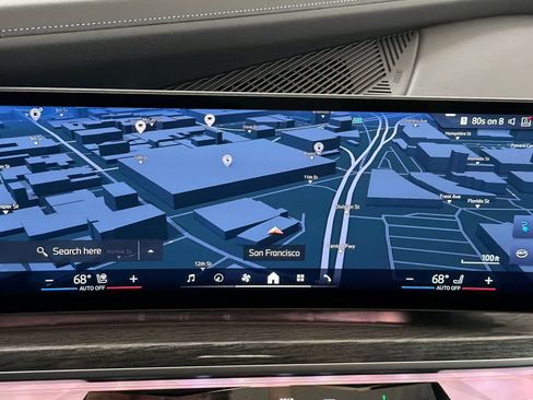 Used 2023 BMW i7 xDrive60 w/ Parking Assistance Package AWD/4WD image 18