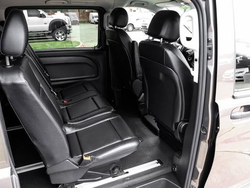 Used 2017 Mercedes-Benz Metris Passenger w/ Driver Efficiency Package image 33