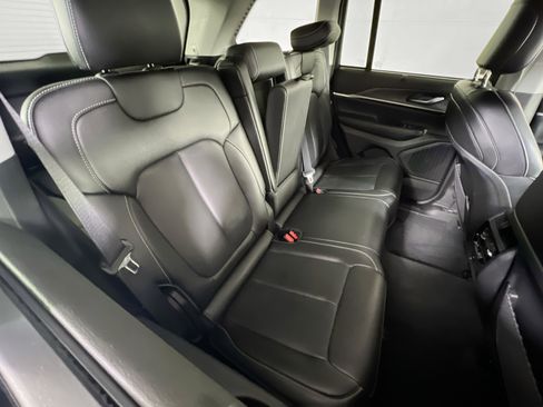 Used 2023 Jeep Grand Cherokee Limited w/ Luxury Tech Group II image 26